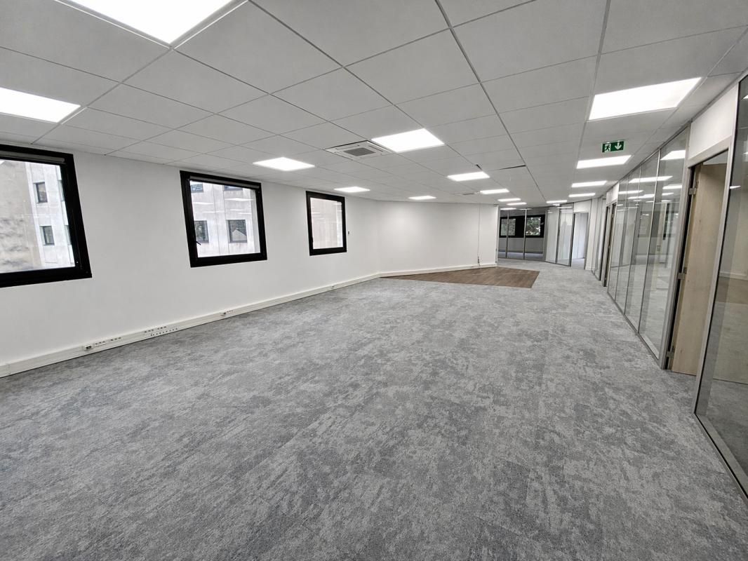 Location bureaux 251 m² non divisibles
