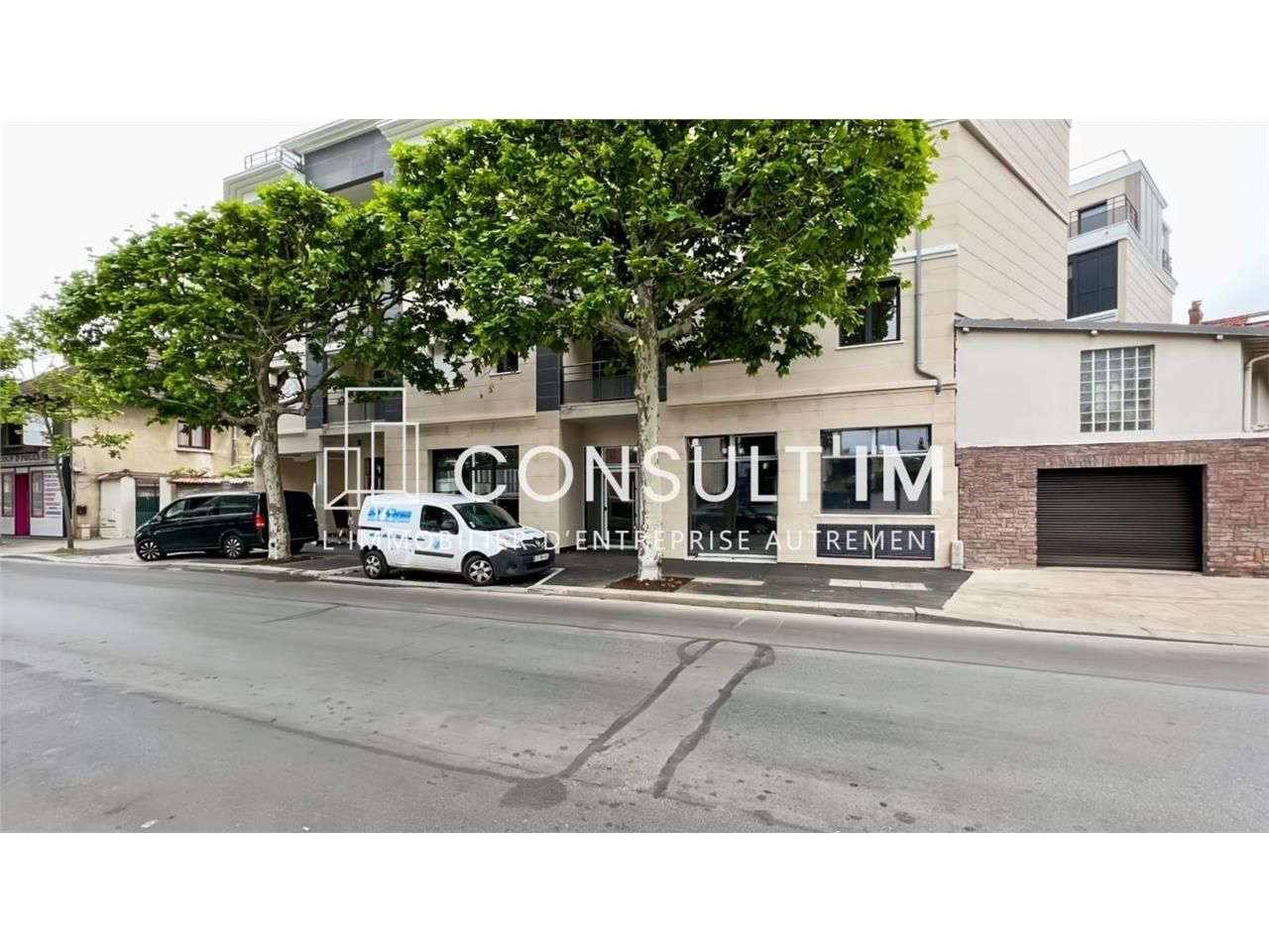 Location local commercial 77 m² non divisibles