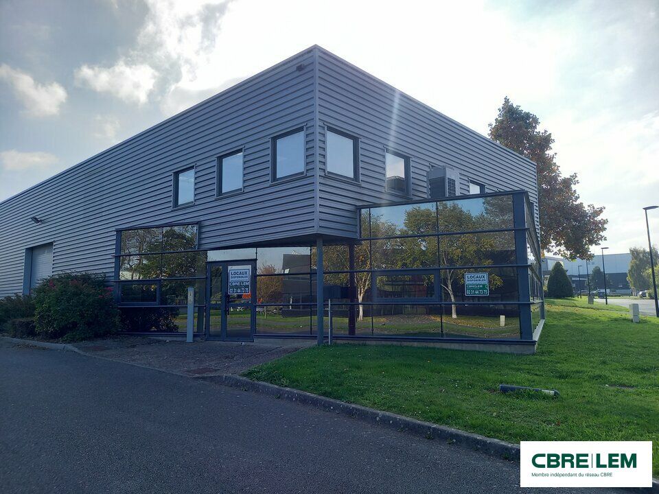 Location local d''activites 653 m² non divisibles