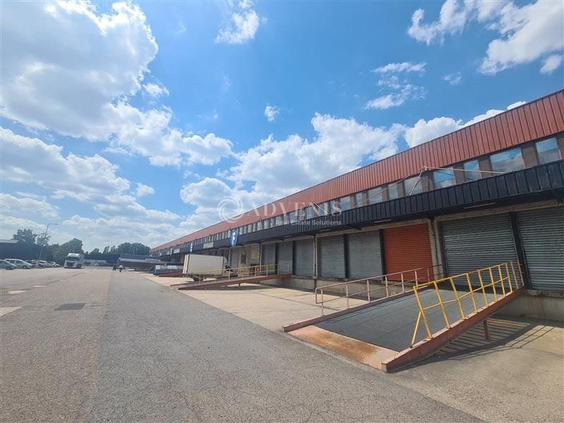 Location local d''activites 751 m² non divisibles