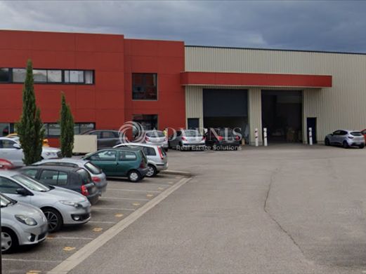Location local d''activites 1572 m² divisibles à partir de 346 m²