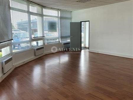 Vente local d''activites 306.1 m² non divisibles