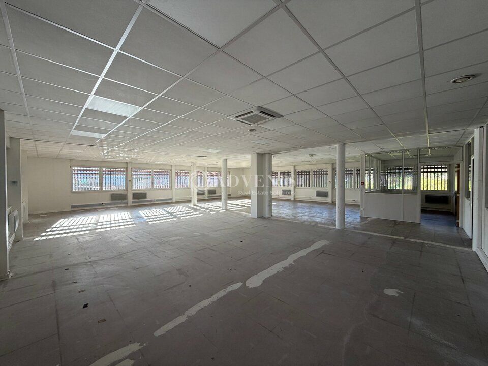 321 m² pour ce bureaux en location à Golbey