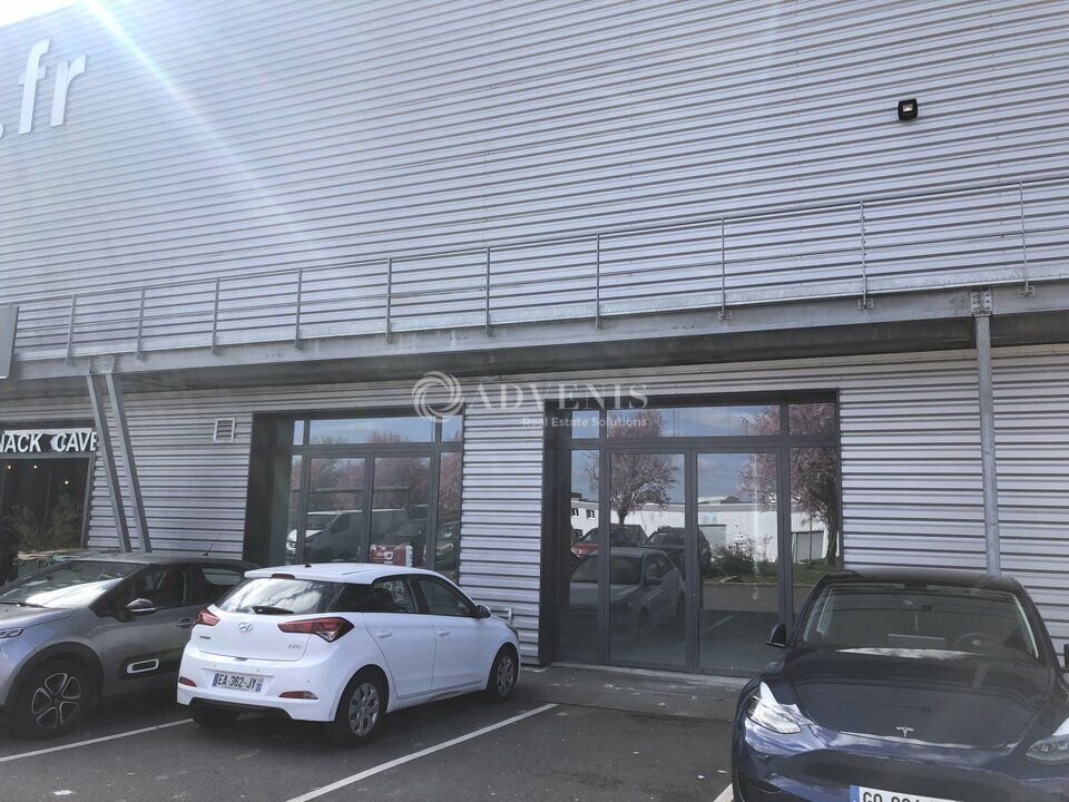 Location local commercial 350 m² divisibles à partir de 350 m²