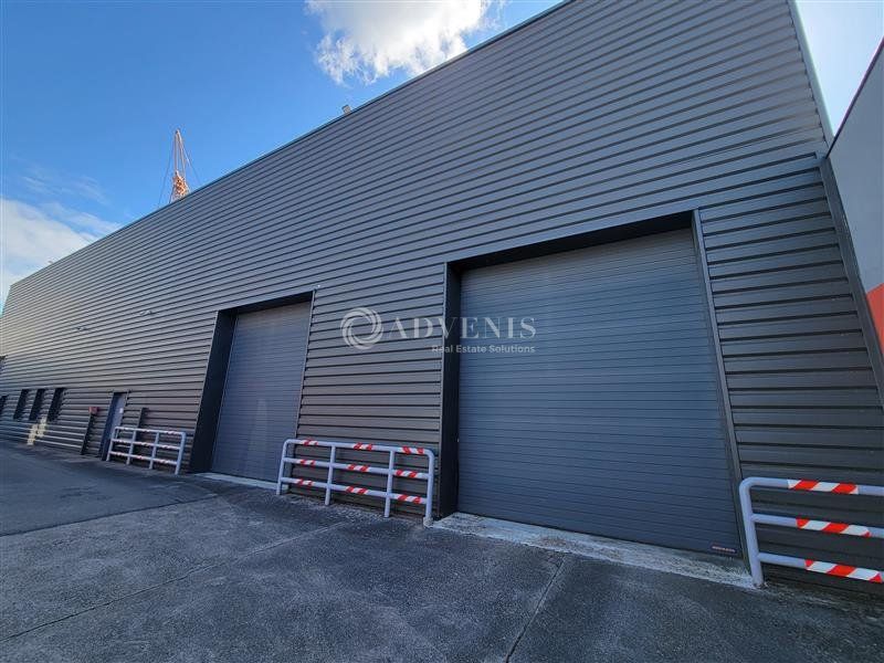 Location local d''activites 400 m² non divisibles