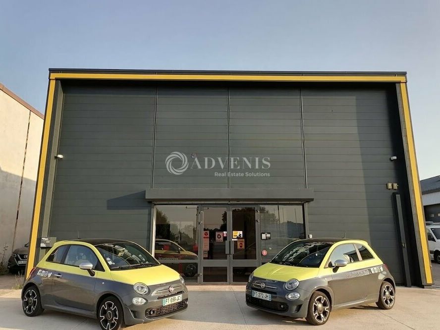 Location local commercial 370 m² divisibles à partir de 370 m²