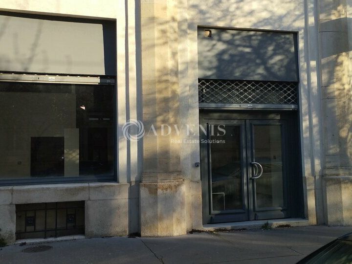 Vente local commercial 352 m² divisibles à partir de 166 m²