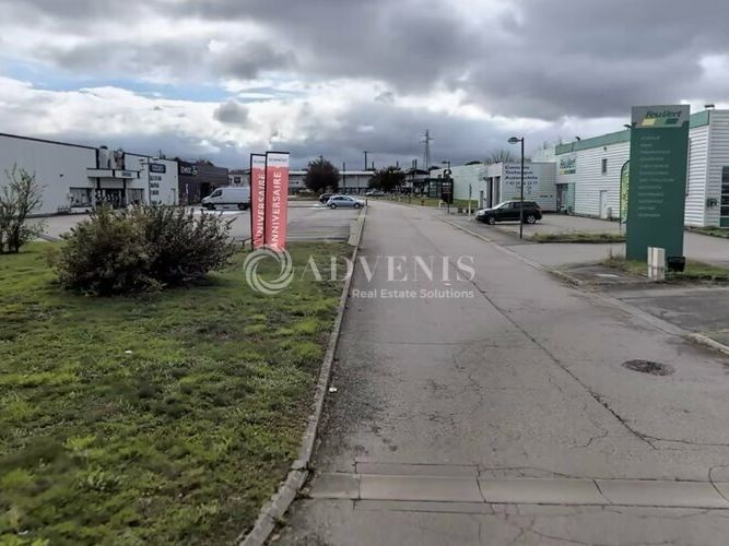Location local commercial 655 m² non divisibles