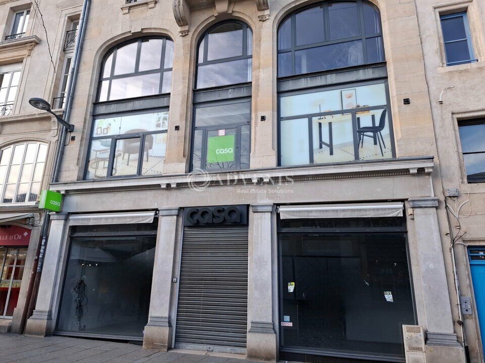 Location local commercial 498 m² divisibles à partir de 498 m²