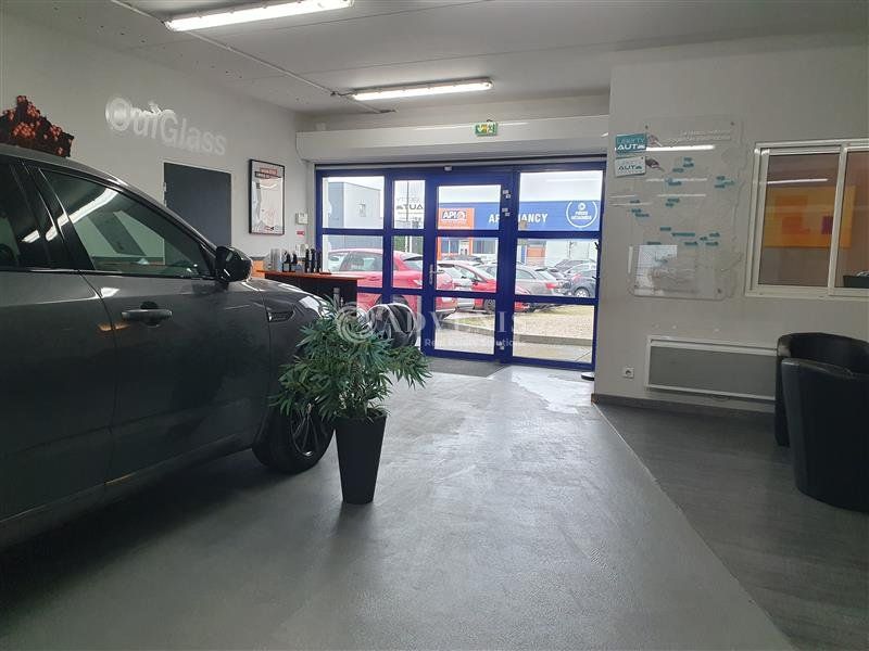 Location local d''activites 363 m² non divisibles