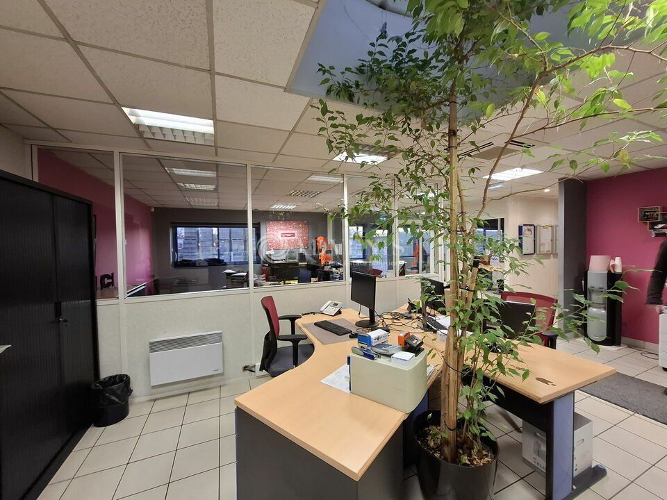 Vente local d''activites 802 m² divisibles à partir de 802 m²