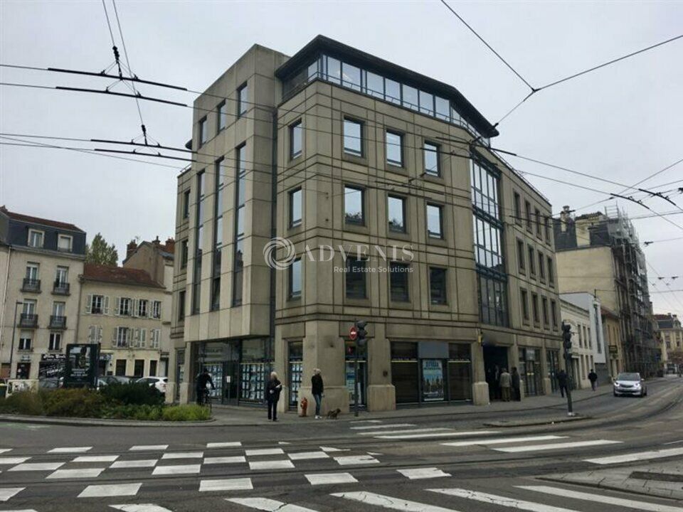 Location bureaux 200 m² divisibles à partir de 200 m²