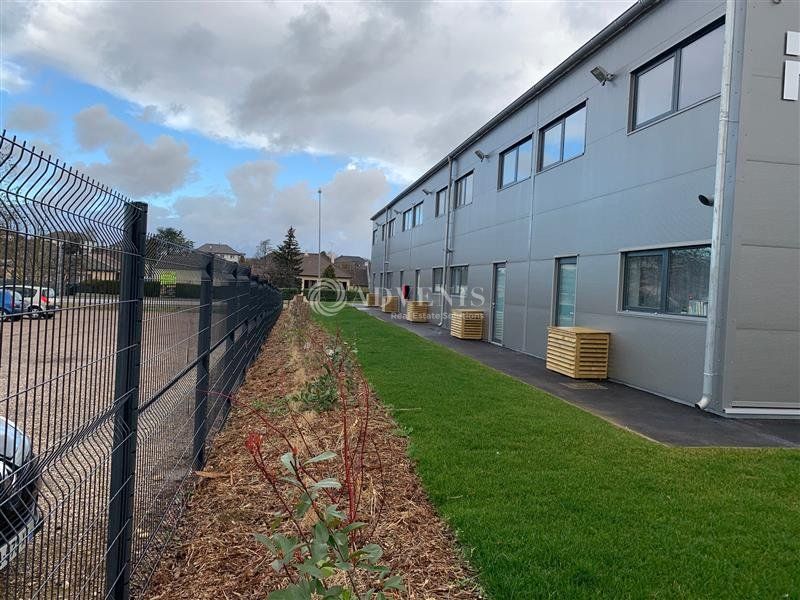 Location local d''activites 241 m² divisibles à partir de 145 m²