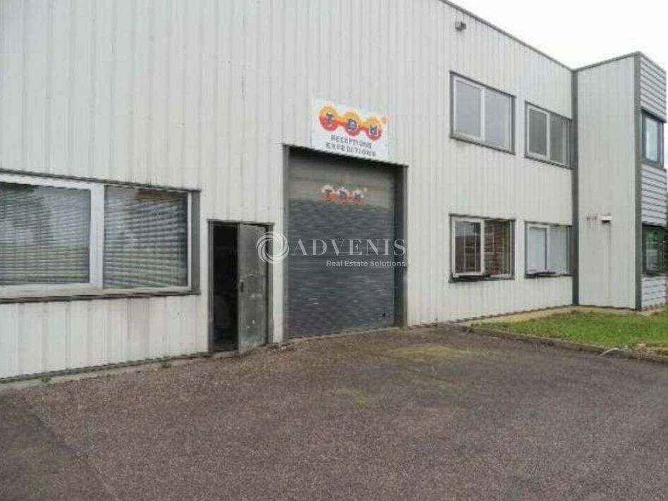Location local d''activites 464 m² divisibles à partir de 172 m²