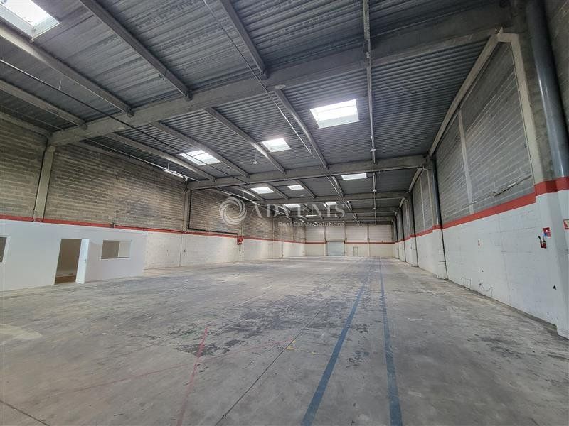 Location local d''activites 1225 m² divisibles à partir de 1225 m²