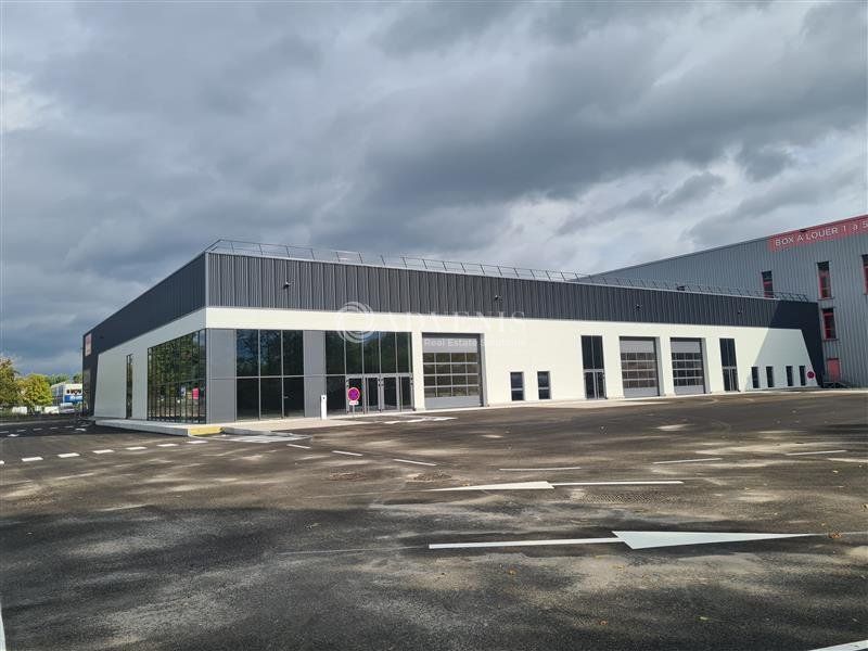 Location local d''activites 1010 m² non divisibles