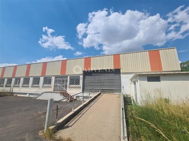 Location local d''activites 1690 m² non divisibles