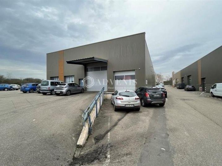 Location local d''activites 820 m² non divisibles