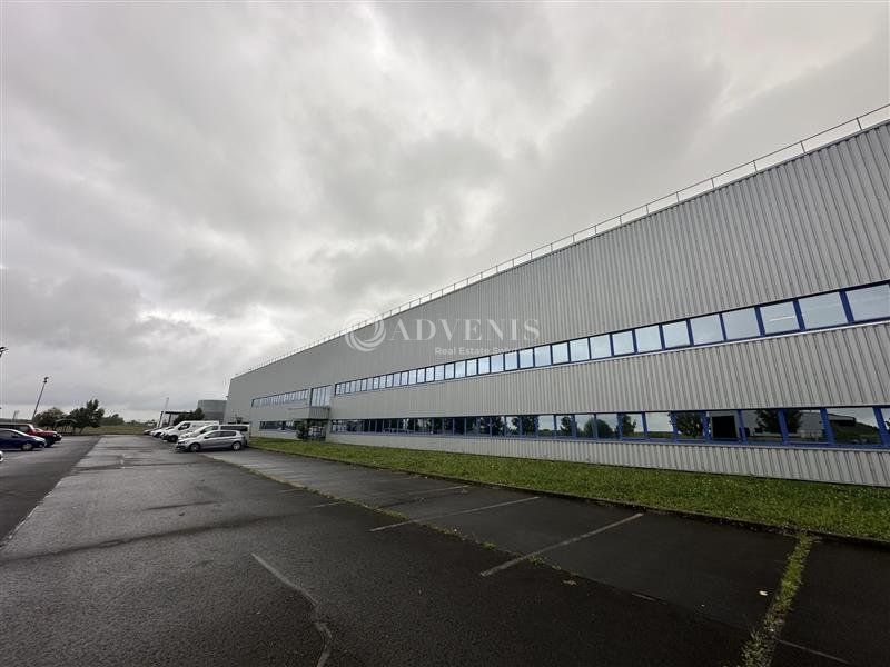 Location entrepot 11500 m² non divisibles