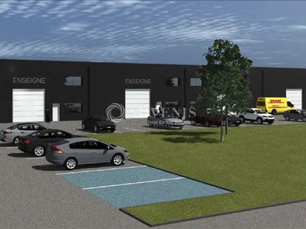 Vente local d''activites 1680 m² divisibles à partir de 300 m²