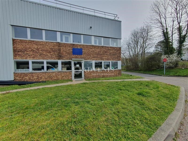 Location local d''activites 1675 m² divisibles à partir de 816 m²