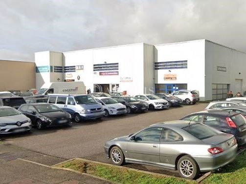 Location local d''activites 325 m² non divisibles