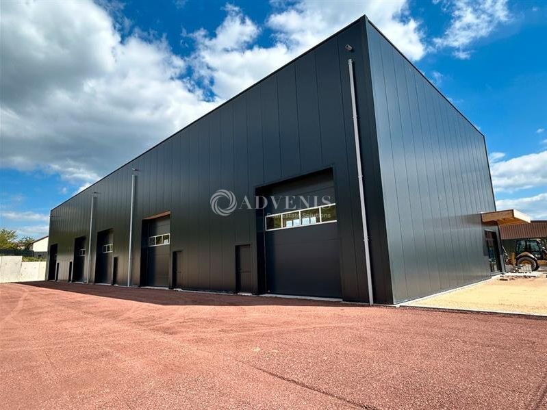 Location local d''activites 750 m² divisibles à partir de 150 m²