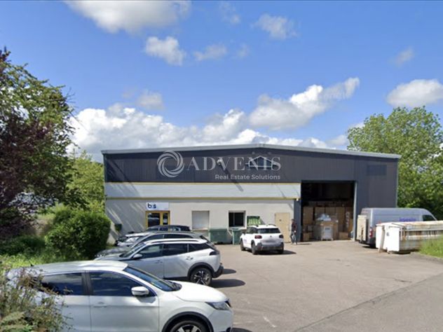 Location local d''activites 645 m² non divisibles