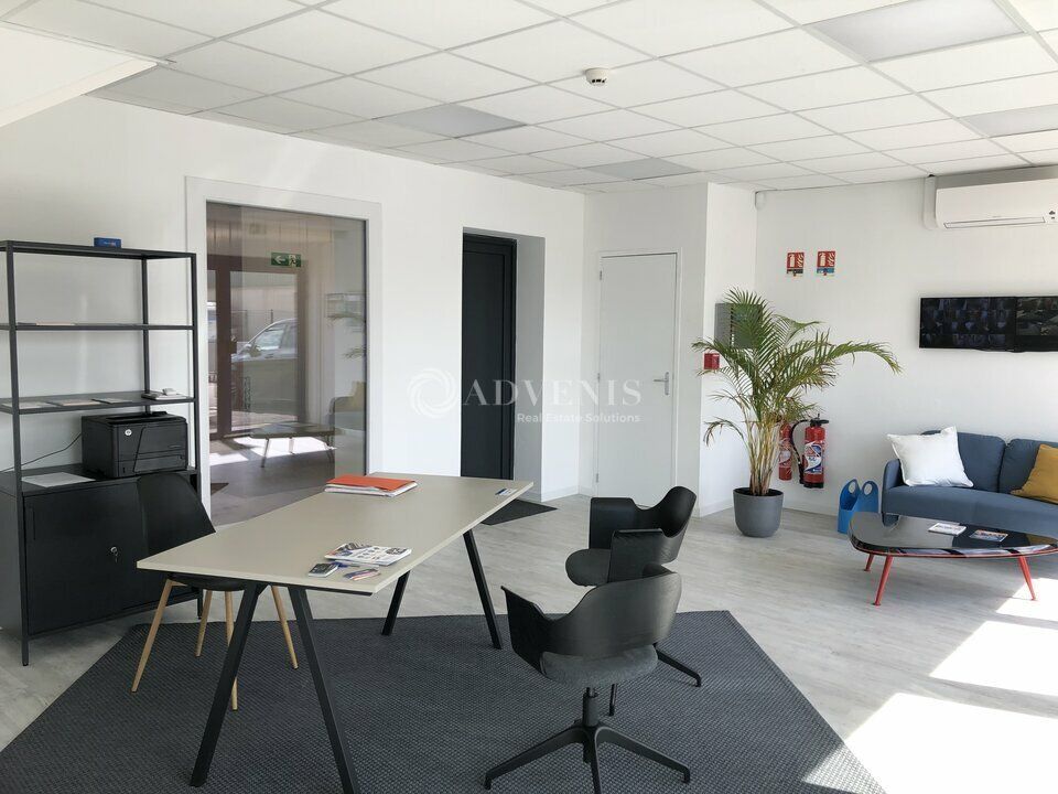 Vente local d''activites 1350 m² non divisibles