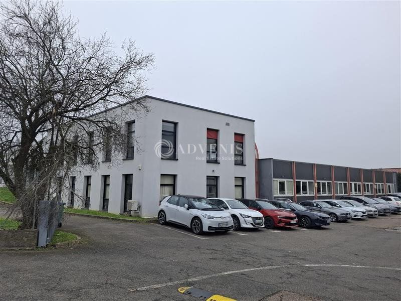 Location local d''activites 1903 m² divisibles à partir de 1903 m²