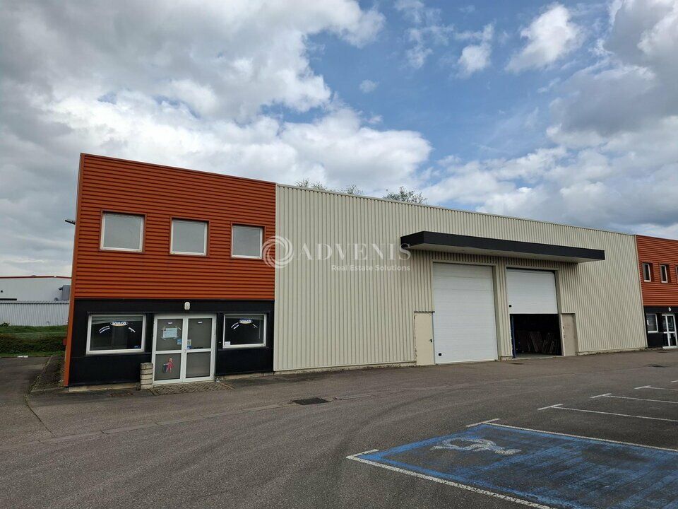 Location local d''activites 420 m² divisibles à partir de 420 m²