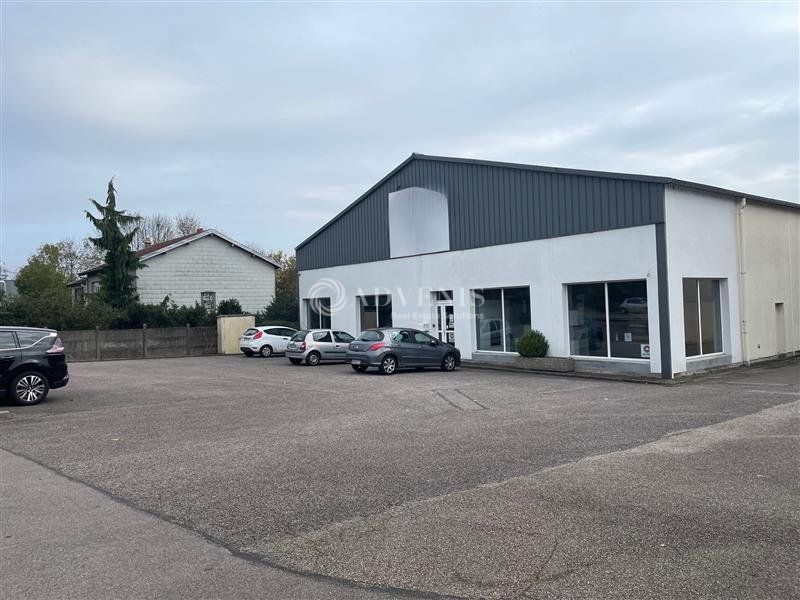 Location local commercial 1000 m² divisibles à partir de 250 m²