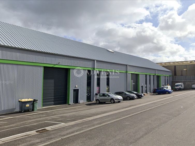 Location local d''activites 228 m² non divisibles