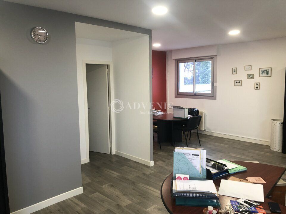 Location bureaux 214 m² divisibles à partir de 64 m²
