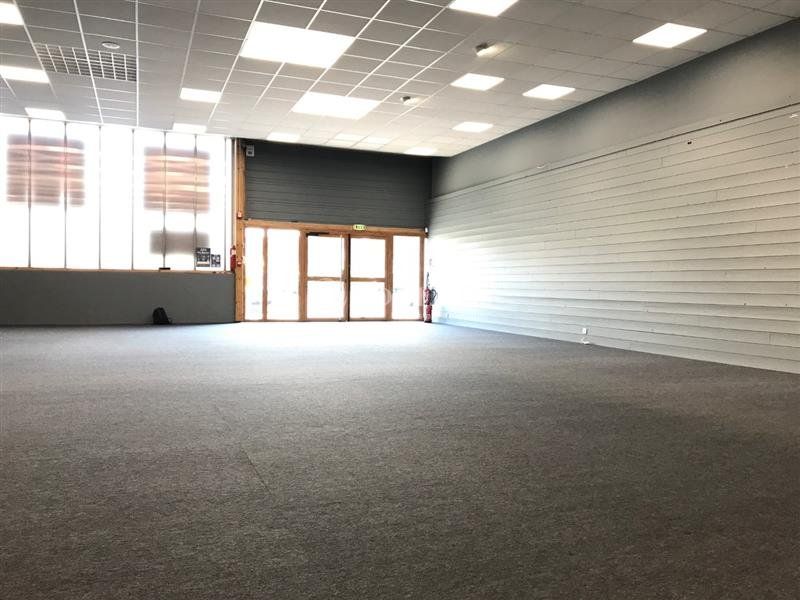 Location local commercial 416 m² non divisibles