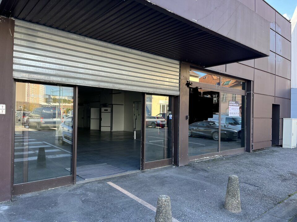 Location local commercial 273 m² non divisibles