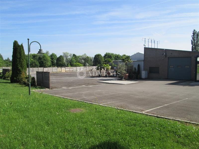 Location local commercial 1400 m² non divisibles
