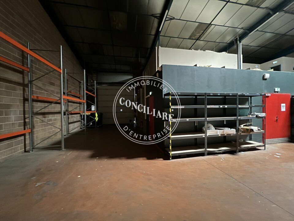 Location entrepot 550 m² non divisibles