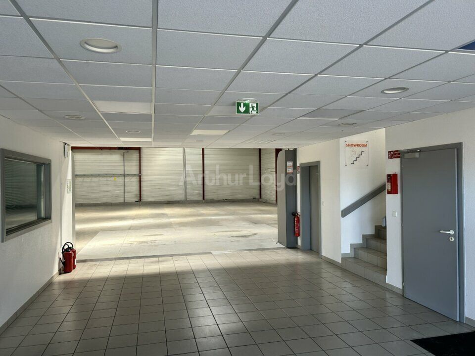 Vente local d''activites 795.55 m² non divisibles
