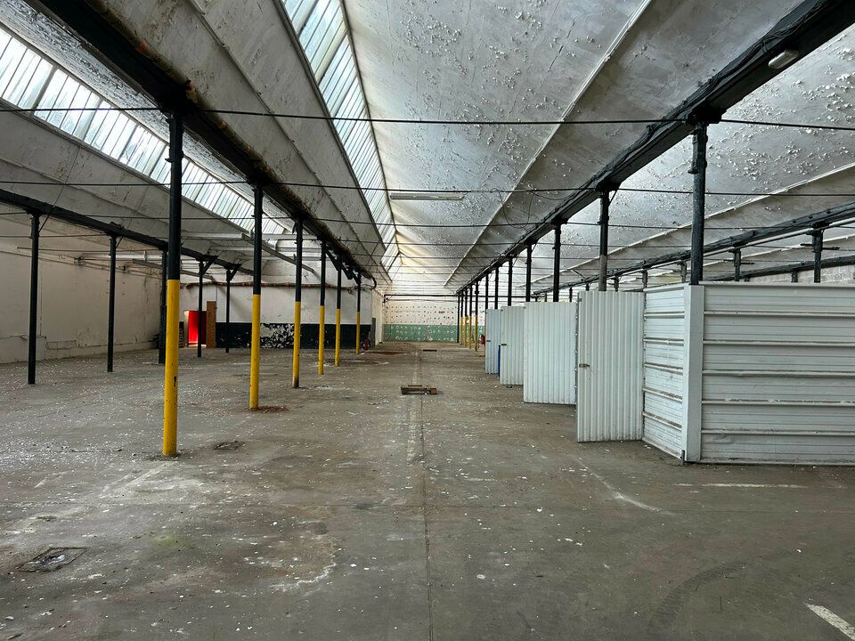 Vente entrepot 1909 m² non divisibles