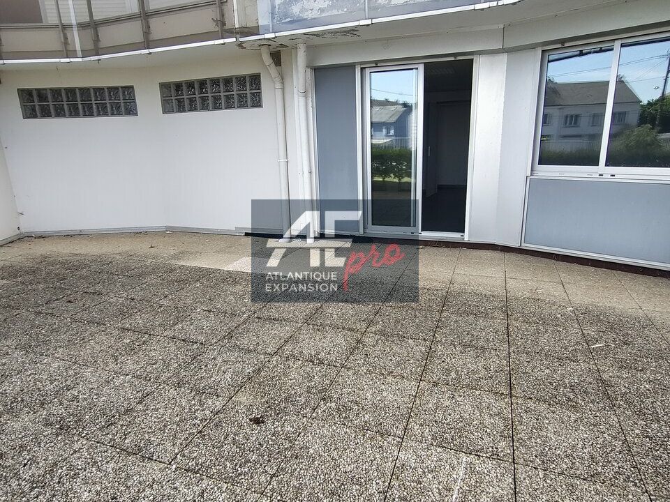 Local commercial / Bureaux à vendre avec vitrine sur axe passant par Atlantique Expansion Pro