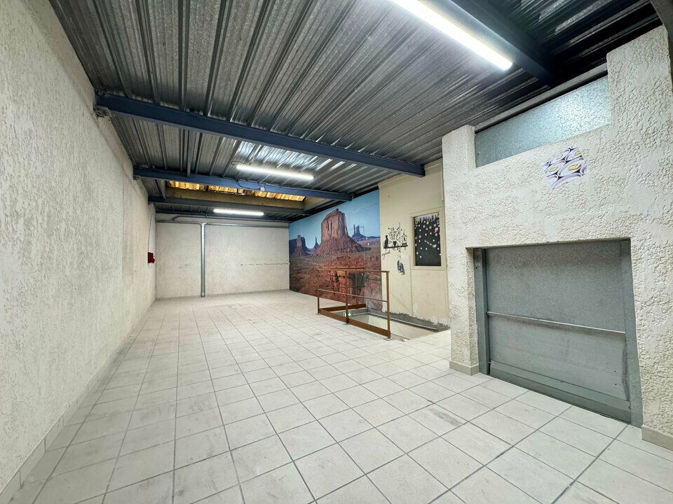 Location local d''activites 122 m² non divisibles