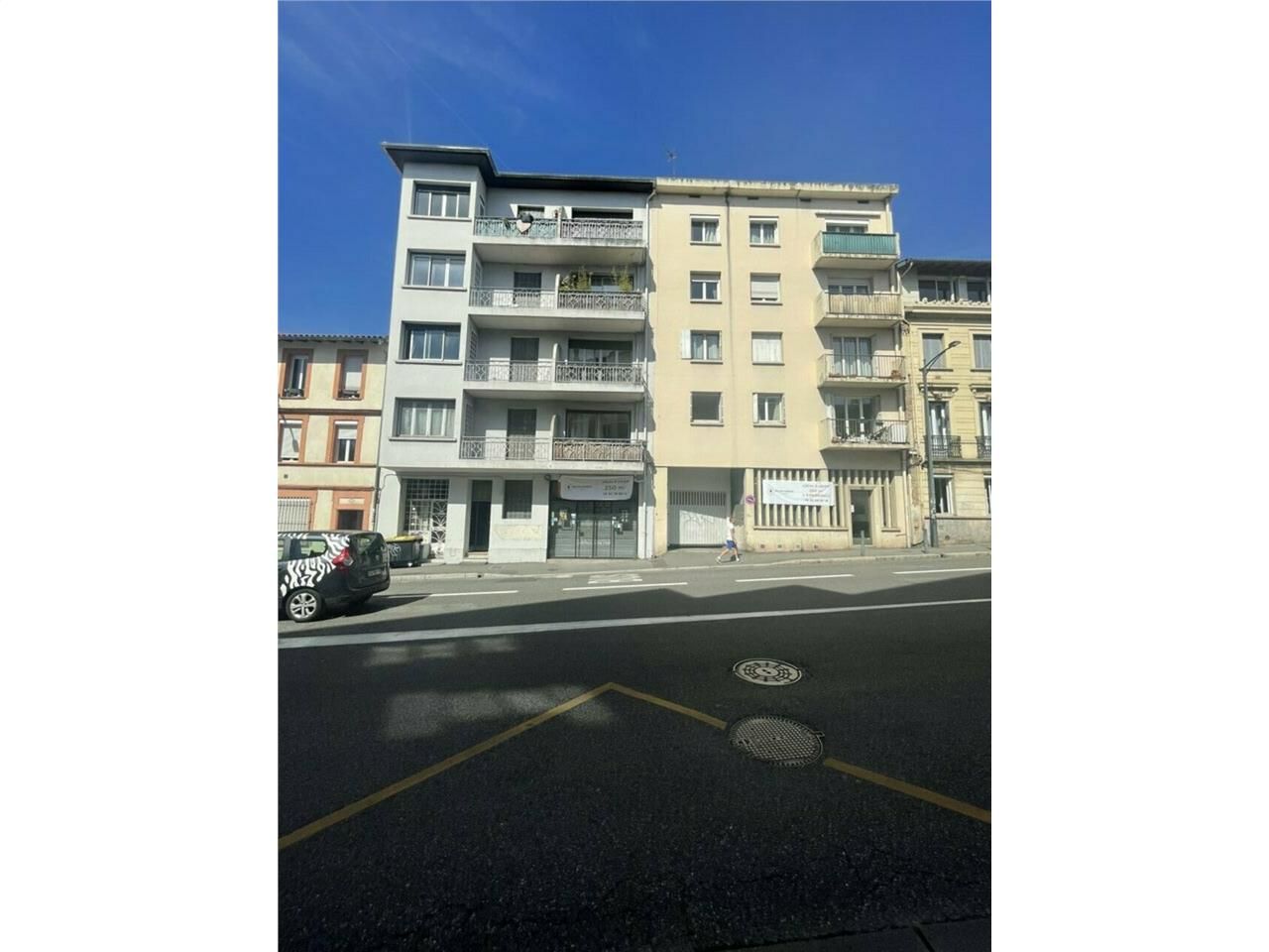Location local commercial 250 m² non divisibles