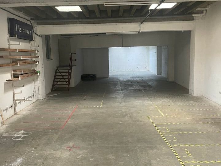 Location local commercial 350 m² non divisibles