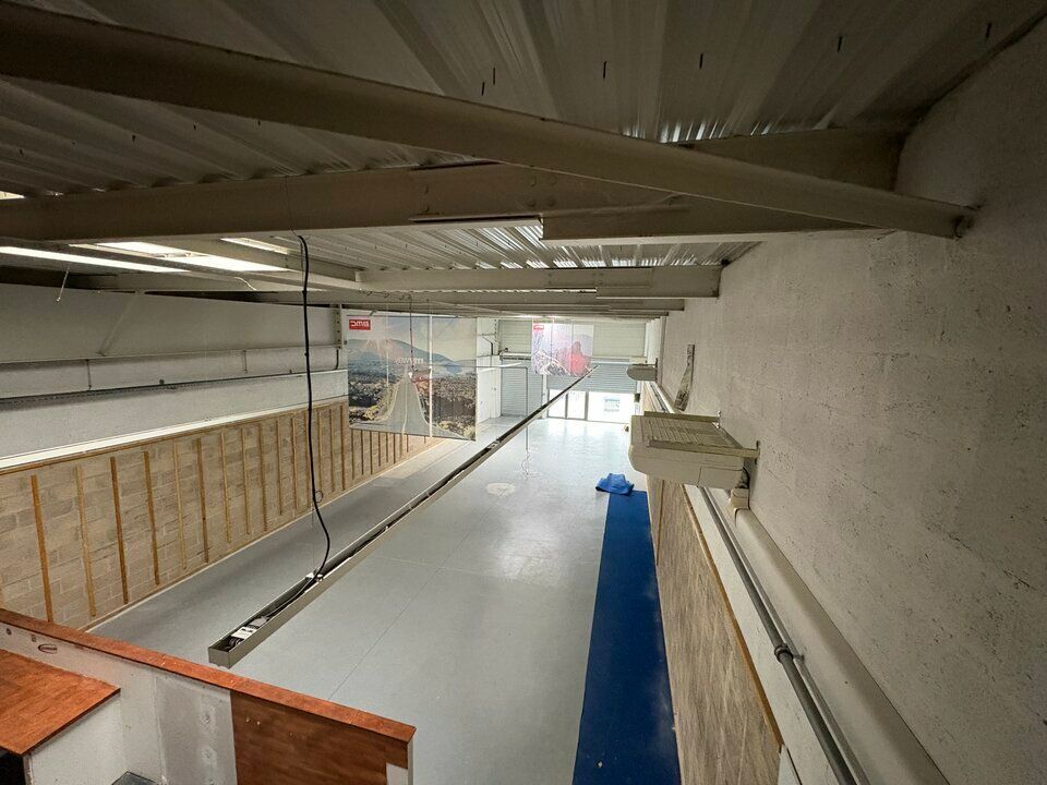 Location local commercial 190 m² non divisibles