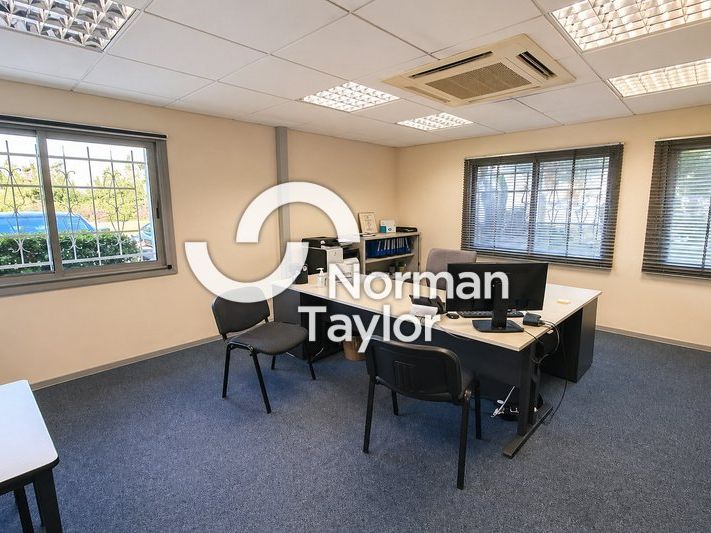 Location bureaux 893 m² divisibles à partir de 243 m²