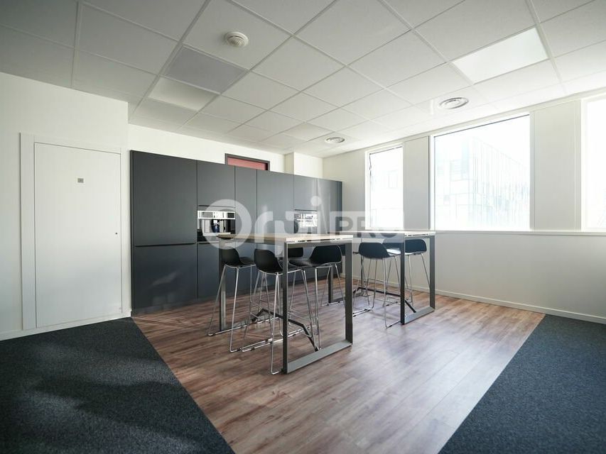 BUREAUX A VENDRE- 125 m² - LYON 7