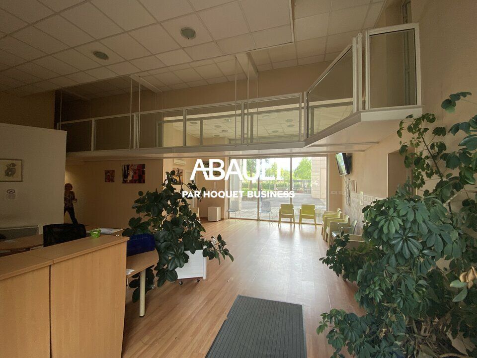 A VENDRE MURS COMMERCIAUX OU PROFESSIONNELS CENTRE VILLE COLOMIERS D'ENVIRON 300M² BELLE SITUATION 