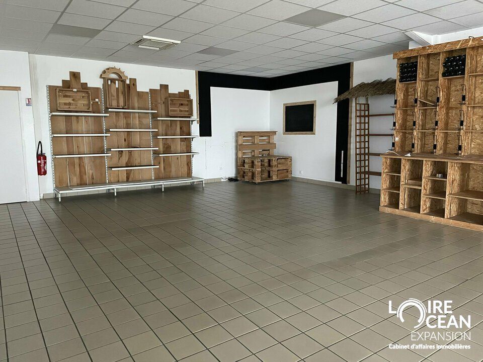 Ensemble commercial – Environ 780 m² – Emplacement premium à Vallet