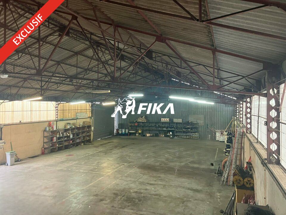 VEND ENTREPOT 600 m² - PIBRAC